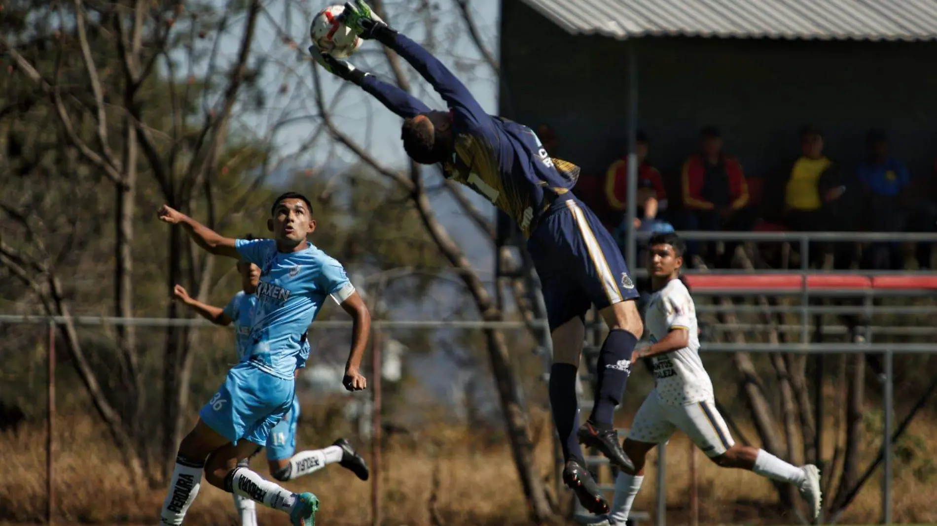 Partido de futbol entre H2O purépechas y FC Zacatecas